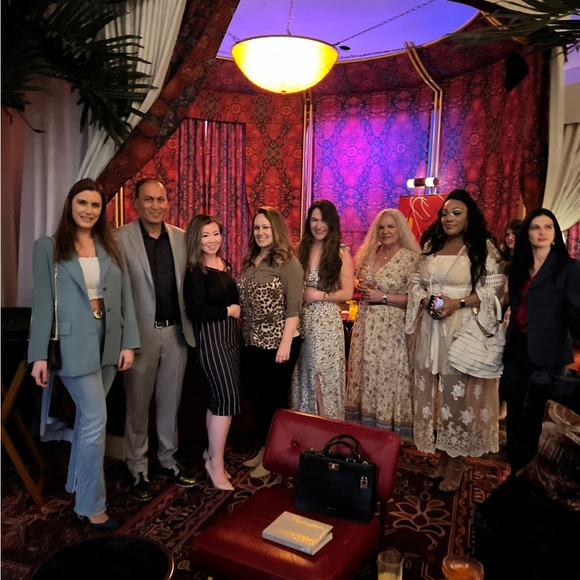 Meet your Posher, Jenn - Picture 6 of 10